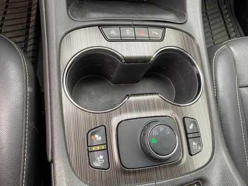 Used 2020 GMC Acadia SLT w/ Premium Package image 25