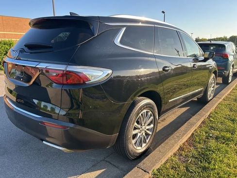 Used 2023 Buick Enclave Essence FWD image 3
