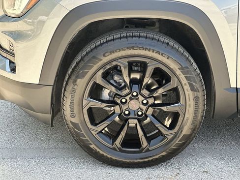 Used 2025 GMC Terrain Elevation w/ Elevation Premium Package AWD/4WD image 32