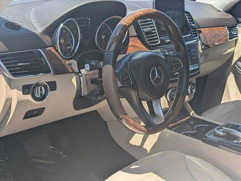 Used 2018 Mercedes-Benz GLS 550 4MATIC image 10