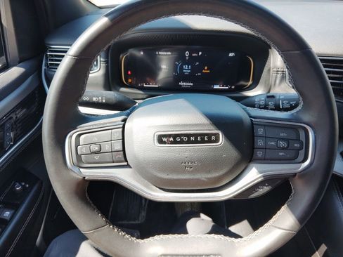 Used 2023 Jeep Wagoneer Series II image 13