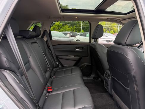 Certified 2023 Nissan Rogue SL w/ SL Premium Package AWD/4WD image 19