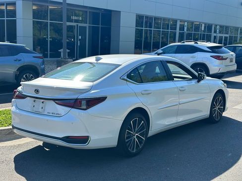 Used 2023 Lexus ES 250 w/ Premium Package image 5