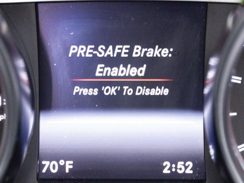 Used 2015 Mercedes-Benz SL 63 AMG w/ Driver Assistance Package image 98