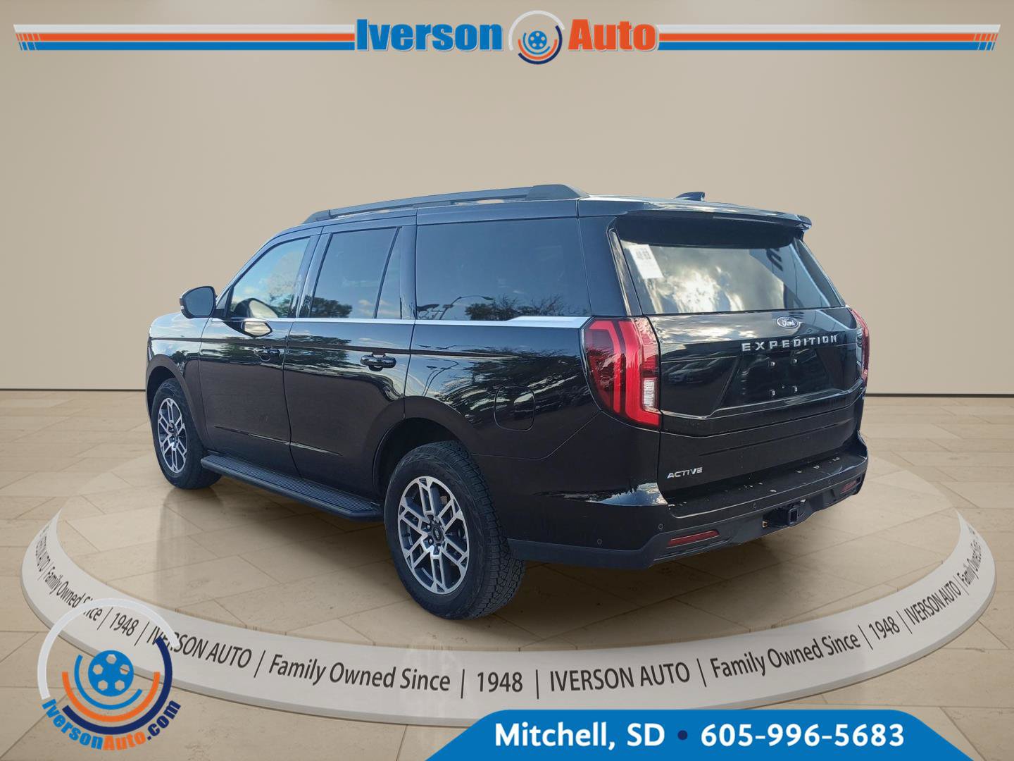 Used 2025 Ford Expedition Active AWD/4WD image 5