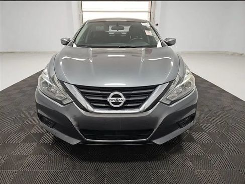 Used 2018 Nissan Altima 2.5 SR w/ SR Special Edition FWD image 3