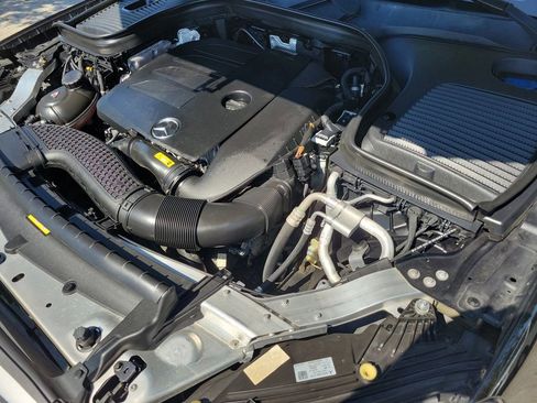 Used 2020 Mercedes-Benz GLC 300 4MATIC image 39