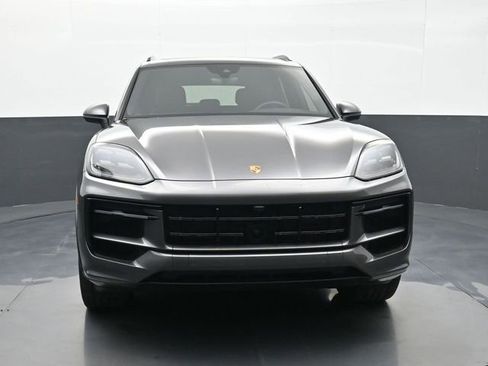 Certified 2025 Porsche Cayenne AWD/4WD image 24