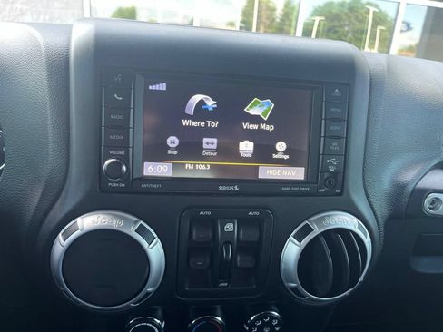 Used 2015 Jeep Wrangler Unlimited Sahara w/ Max Tow Package AWD/4WD image 19