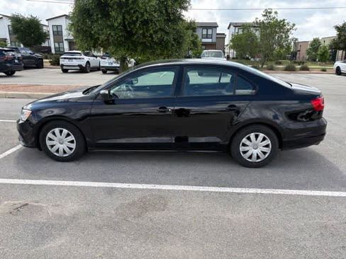 Used 2015 Volkswagen Jetta S FWD image 2