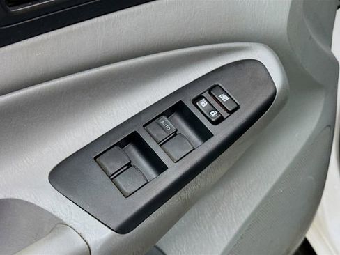 Used 2015 Toyota Tacoma 4x4 Double Cab image 17