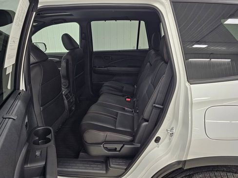 Used 2023 Honda Passport TrailSport image 3