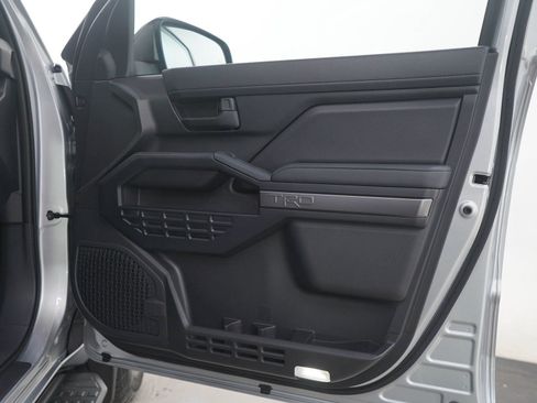 Used 2025 Toyota 4Runner TRD Off-Road Premium image 9