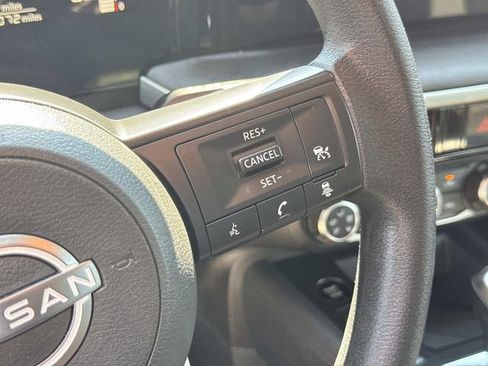 Certified 2025 Nissan Kicks S image 29