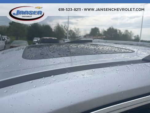 Used 2022 Chevrolet Traverse Premier image 10