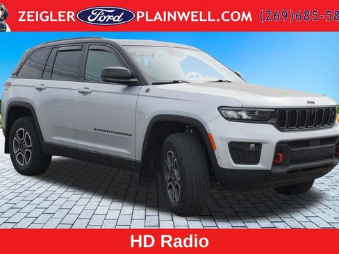Used 2022 Jeep Grand Cherokee Trailhawk w/ ADV Protech Group II AWD/4WD image 7