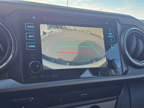 Used 2019 Toyota Tacoma TRD Off-Road image 27