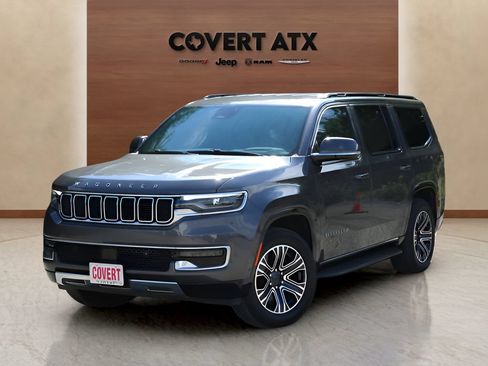 Used 2022 Jeep Wagoneer Series III w/ Flexible Seating Group RWD image 1