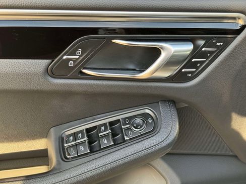 Used 2022 Porsche Macan image 20