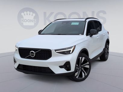 New 2026 Volvo XC40 B5 Ultra w/ Protection Package Premier