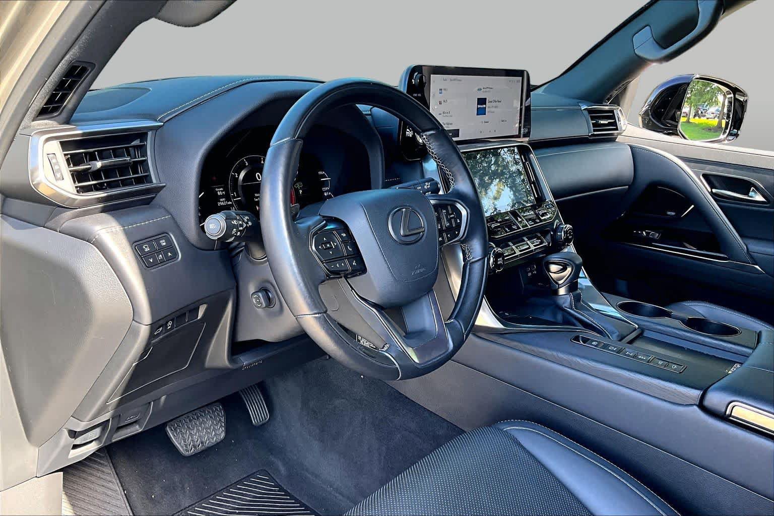 Used 2023 Lexus LX 600 4WD w/ Appearance Package image 15
