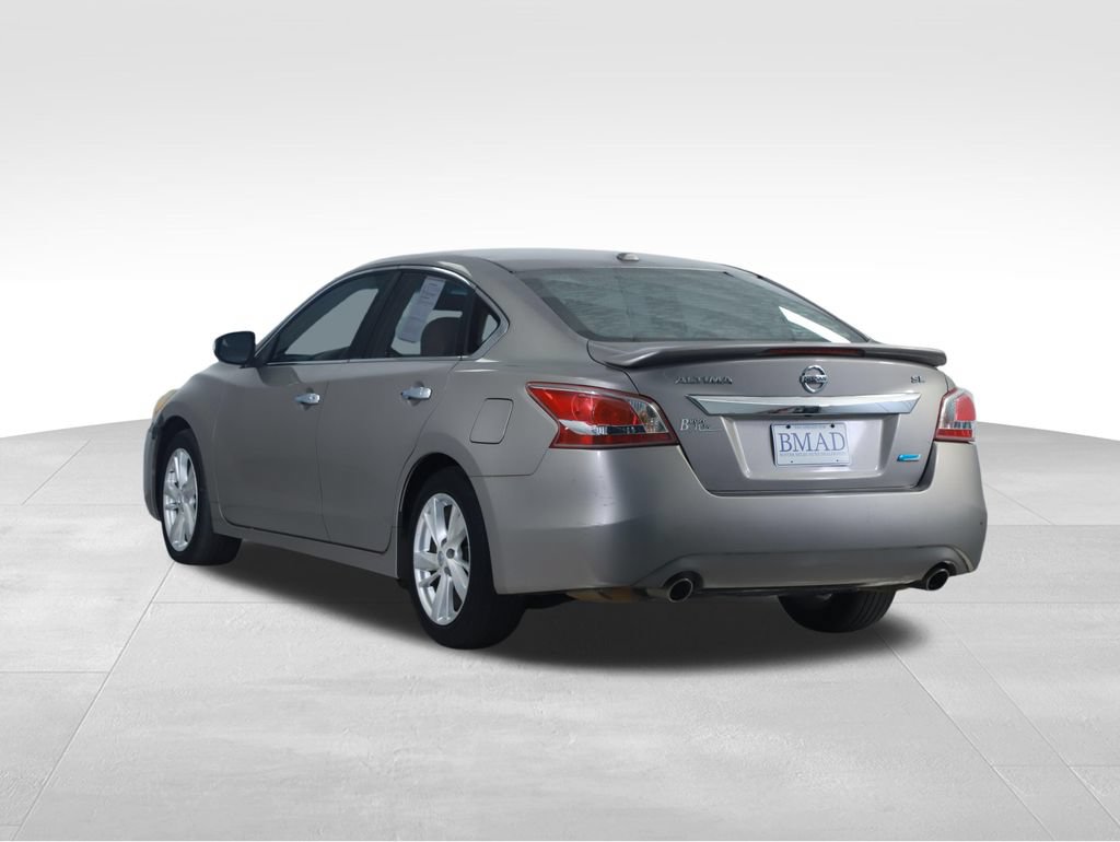 Used 2013 Nissan Altima 2.5 SL FWD image 10