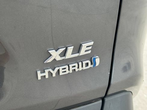 Used 2024 Toyota RAV4 XLE w/ Convenience Package AWD/4WD image 14