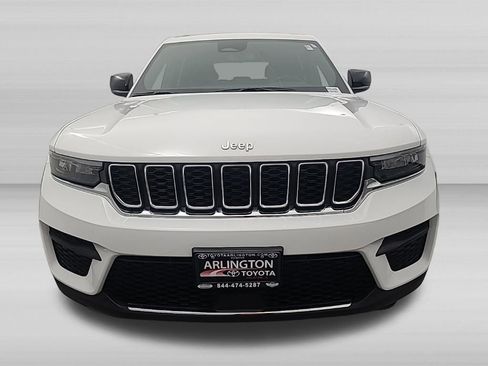 Used 2024 Jeep Grand Cherokee Laredo X AWD/4WD image 9