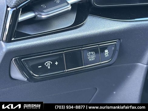 Used 2023 Kia Niro EX Touring image 14