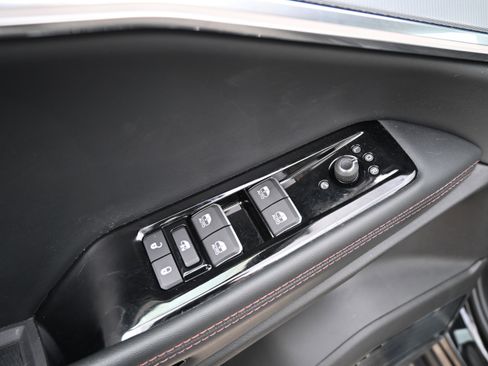 Used 2024 Jeep Wagoneer Launch Edition image 17