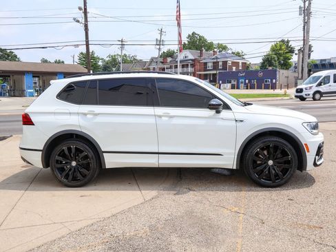 Used 2020 Volkswagen Tiguan SE R-Line w/ 3rd Row Seat Package AWD/4WD image 6
