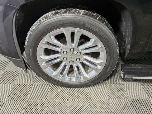 Used 2017 Cadillac Escalade Premium Luxury image 40