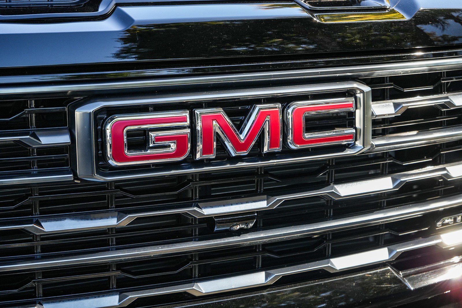 Used 2026 GMC Sierra 2500 AT4 w/ AT4 Premium Plus Package AWD/4WD image 9