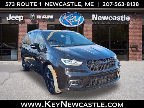 Used 2026 Chrysler Pacifica Limited w/ S Appearance Package AWD/4WD image 5