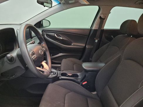 Used 2019 Hyundai Elantra GT FWD image 17