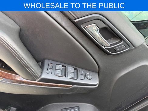 Used 2018 Chevrolet Suburban LT RWD image 11