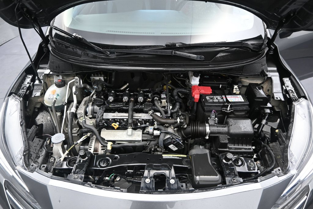 Used 2024 Nissan Versa SV FWD image 12