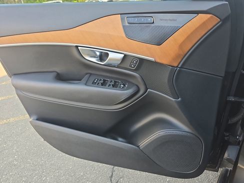 Used 2023 Volvo XC90 B6 Plus w/ Protection Package Premier image 32