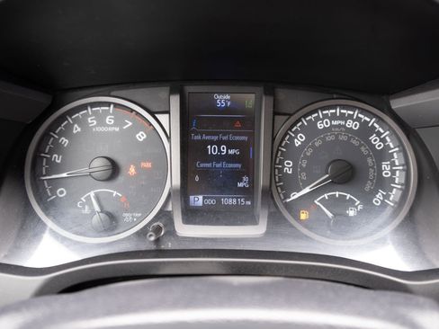 Used 2019 Toyota Tacoma TRD Pro AWD/4WD image 2