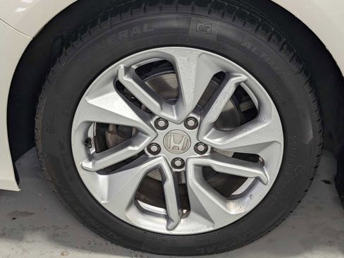 Used 2018 Honda Accord LX image 3