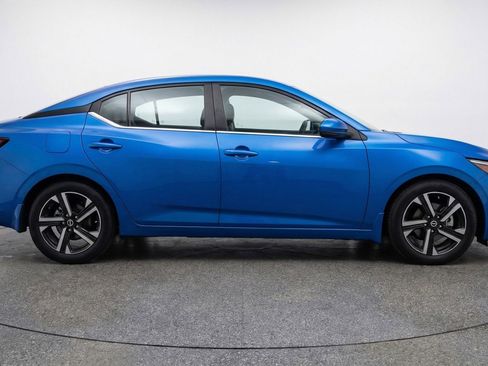 Used 2025 Nissan Sentra SV image 11
