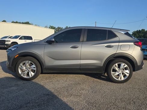 Used 2025 Buick Encore GX Preferred w/ Comfort Package FWD image 2