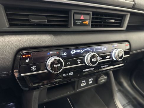 Certified 2023 Honda Pilot Touring image 26