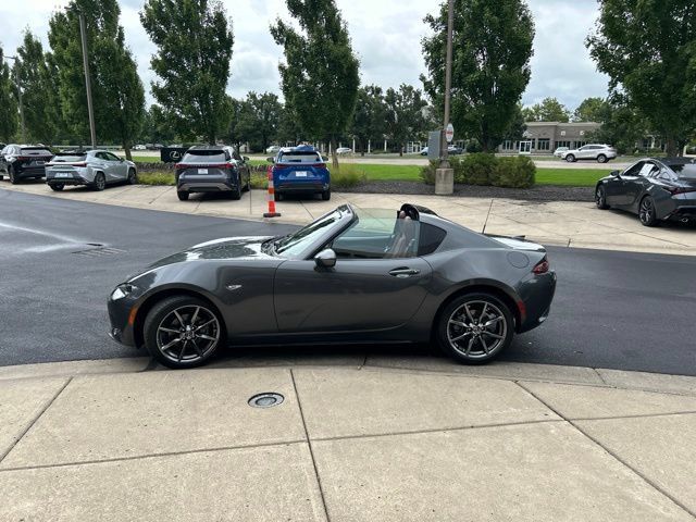 Used 2017 MAZDA MX-5 Miata RF Grand Touring RWD image 4