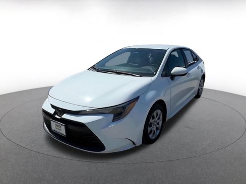 Used 2025 Toyota Corolla LE image 7