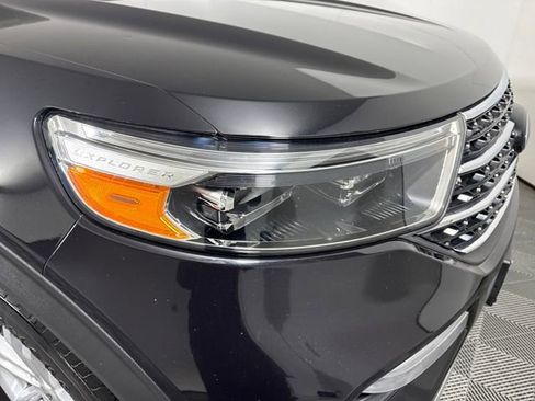 Used 2020 Ford Explorer XLT w/ Equipment Group 202A AWD/4WD image 12