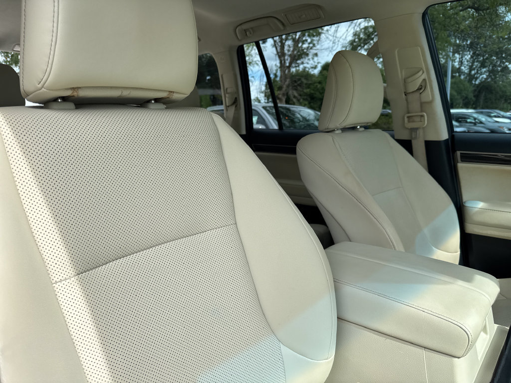 Used 2021 Lexus GX 460 Premium w/ Accessory Package AWD/4WD image 31