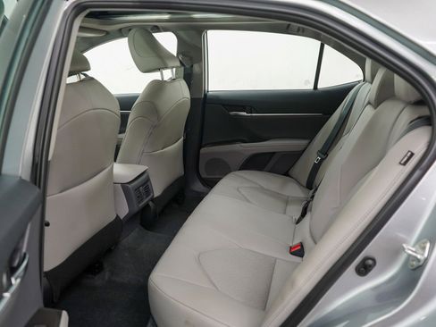 Used 2023 Toyota Camry XLE image 16