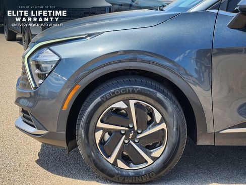Used 2023 Kia Sportage LX FWD image 7