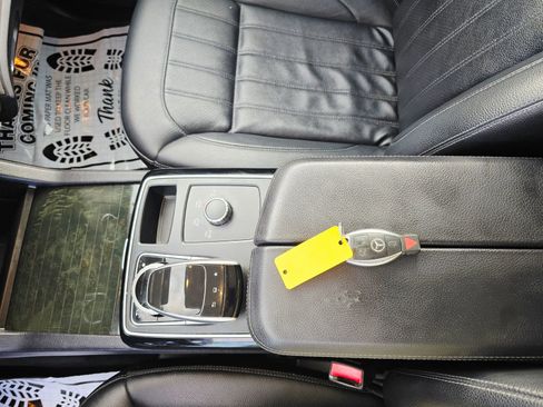 Used 2016 Mercedes-Benz GLE 350 GLE 350 Sport Utility 4D w/ Premium Package image 24